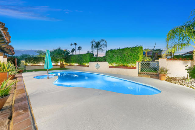 60 Calle Solano, Rancho Mirage CA: https://media.crmls.org/mediaz/1bbce821-4a52-462d-b5e3-69d2cb9ea374.jpg