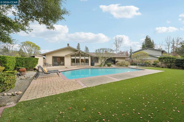 Image 36 of 44 For 34 Sherwood Ct