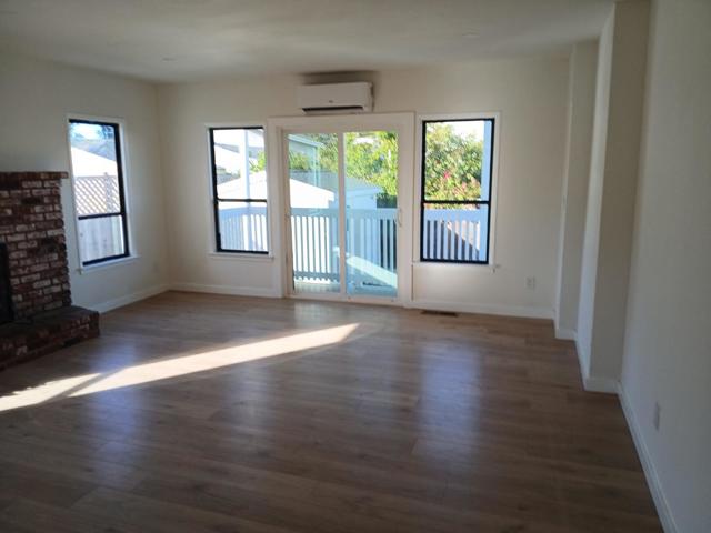 127 Maitland Drive, Alameda CA: https://media.crmls.org/mediaz/1bbd431d-37c8-4e79-805f-b29aa41f4606.jpg