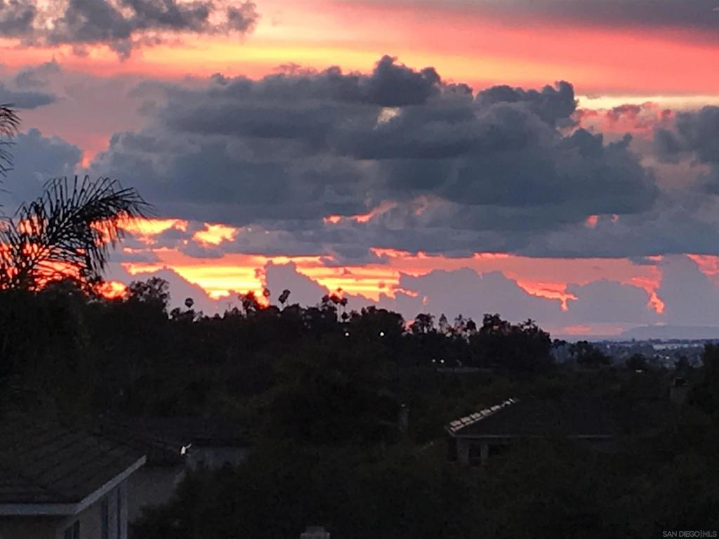 https://media.crmls.org/mediaz/1bbd8d67-9845-4ddb-9a55-7c30be53409a.jpg?preset=X-Large