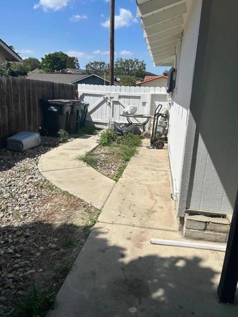 209 Villa Drive, King City CA: https://media.crmls.org/mediaz/1bbd9282-6631-4191-a4ce-9dcf1508bbab.jpg