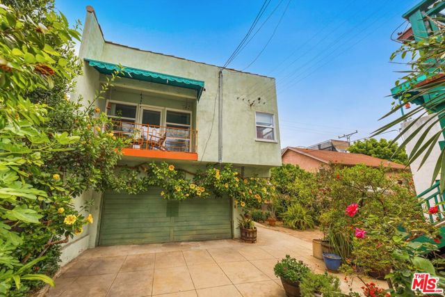 1266 N Flores Street, West Hollywood CA: https://media.crmls.org/mediaz/1bbddfc6-eb94-44f4-9c89-fda78b8ce200.jpg