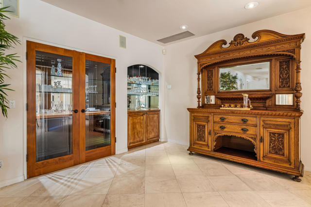 835 N Avenida Palmas, Palm Springs, CA 92262