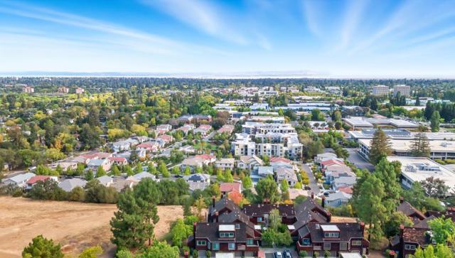 103 Peter Coutts Circle, Stanford CA: https://media.crmls.org/mediaz/1bbe2208-90ad-4d68-a19e-3ad3f8cb1123.jpg