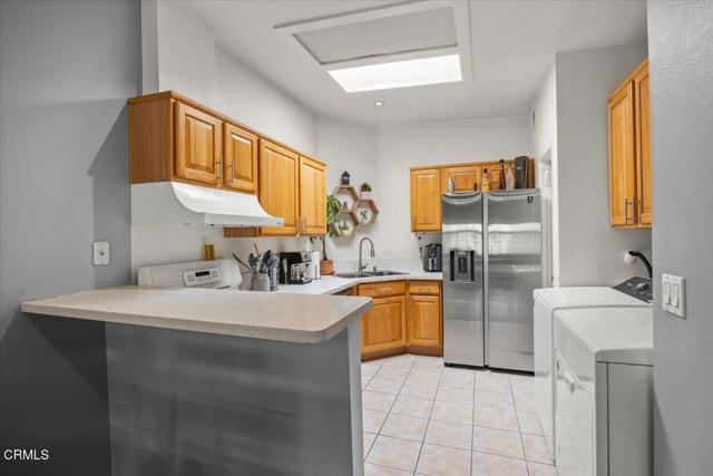 Detail Gallery Image 15 of 28 For 2930 Isle Way #B,  Oxnard,  CA 93035 - 2 Beds | 1/1 Baths