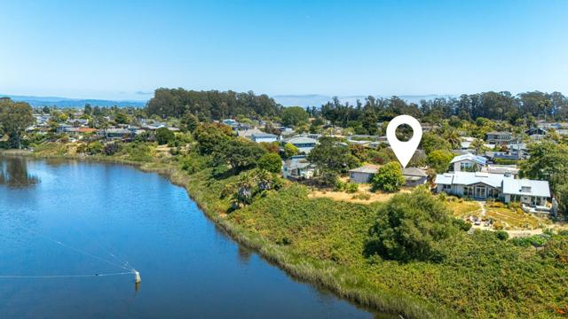 311 24th Avenue, Santa Cruz CA: https://media.crmls.org/mediaz/1bbeba99-19d2-40cc-9516-f8477a62f34f.jpg
