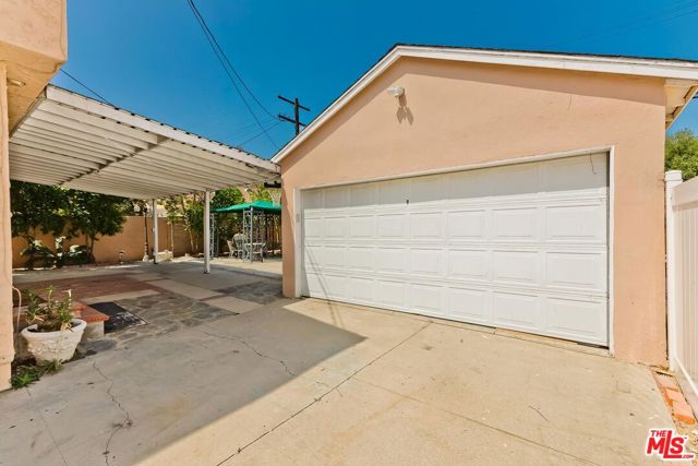 5049 Hesperia Avenue, Encino CA: https://media.crmls.org/mediaz/1bbed8ed-f479-46e5-b892-513c9ad95602.jpg