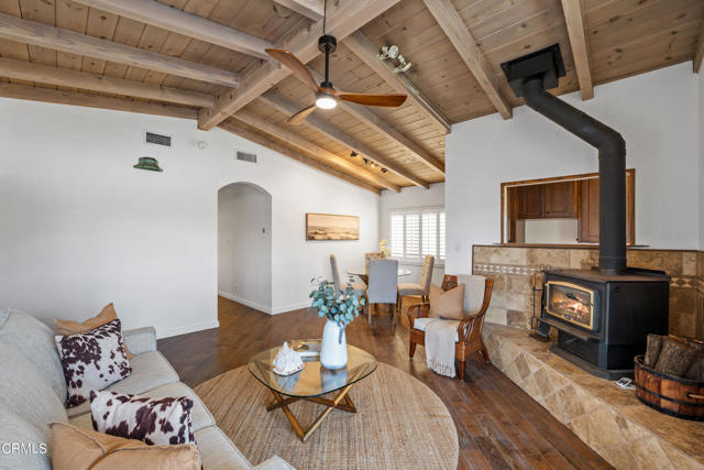 3715 Sunset Lane, Oxnard CA: https://media.crmls.org/mediaz/1bbfb5c5-c097-4f50-ae01-d39e5ae043c3.jpg