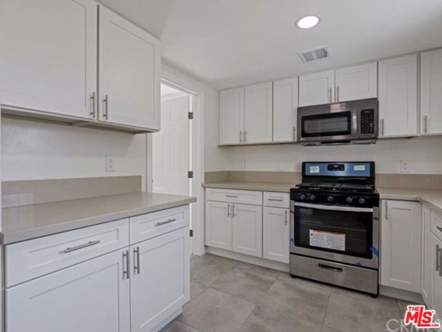 7803 Goldmine Lane, Lake Balboa CA: https://media.crmls.org/mediaz/1bbfbb70-3f80-4ed1-a4ba-bf1d7092b5b0.jpg