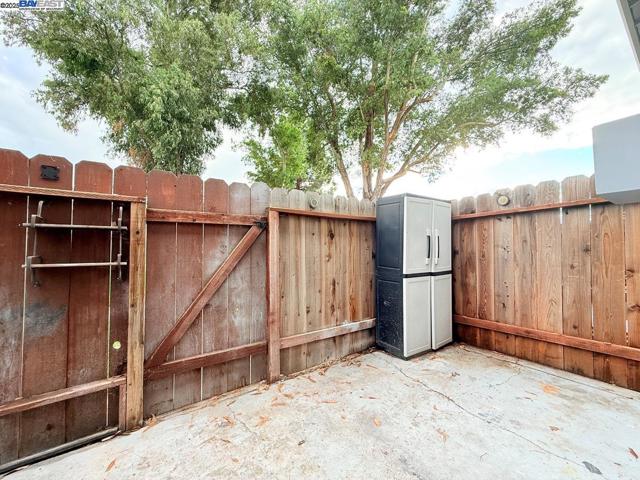 68 El Toro Ct, Fairfield CA: https://media.crmls.org/mediaz/1bc048ae-0ab8-429b-9d72-044facc8c140.jpg