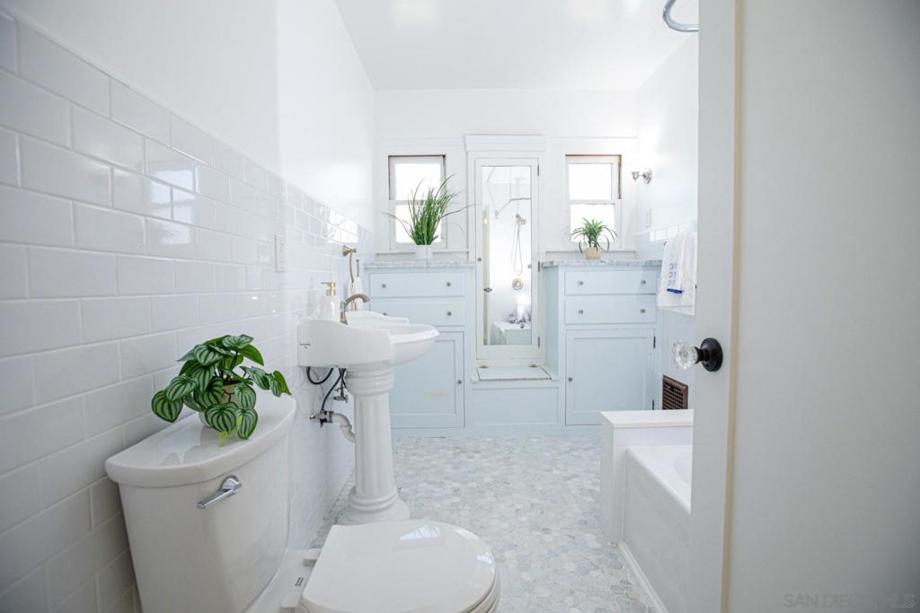 MLS #250024850SD img 27