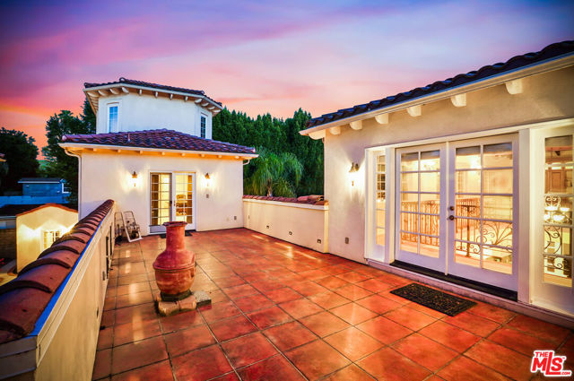 Image 32 of 58 For 10655 Camarillo Street