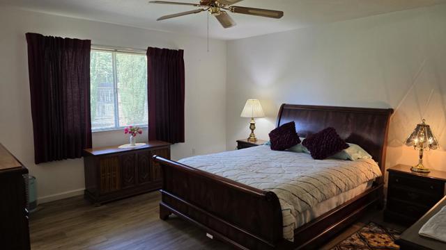 1046 Santa Barbara Street, Los Banos CA: https://media.crmls.org/mediaz/1bc1281b-ad48-4720-b707-03711f3b4406.jpg