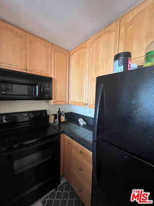 23901 Civic Center Way, Malibu CA: https://media.crmls.org/mediaz/1bc189c9-277f-4261-9240-221fc1ebd91f.jpg