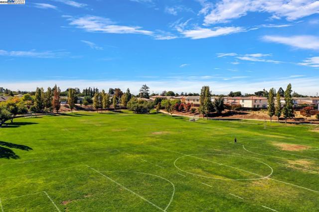4014 Kenwood Cir, Oakley CA: https://media.crmls.org/mediaz/1bc2ffeb-2c4e-49c2-bf6a-26a6d0b79196.jpg