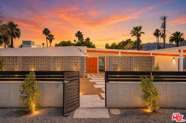 1979 East Alejo Road, Palm Springs, CA 92262 | Slideshow Image #2