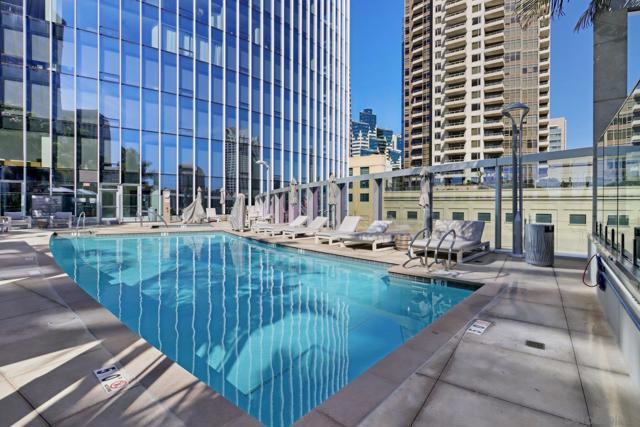 888 W E St, San Diego CA: https://media.crmls.org/mediaz/1bc43004-61a1-4953-95dd-4a1f01d37bd6.jpg