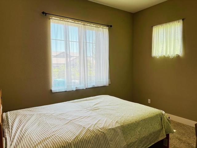 1646 Foxtail Court, Hollister CA: https://media.crmls.org/mediaz/1bc4ff8d-3f58-4e9e-9976-619cd4c86c4e.jpg