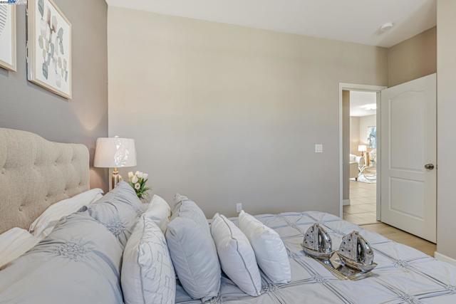113 Silver Bell Way, Oakley CA: https://media.crmls.org/mediaz/1bc51275-6af8-46f9-a111-74dba5fb9809.jpg