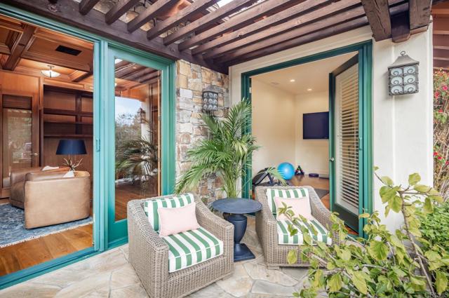 4843 La Jacaranda, Rancho Santa Fe CA: https://media.crmls.org/mediaz/1bc559a9-4aa2-4665-b156-a87fc6fb5240.jpg