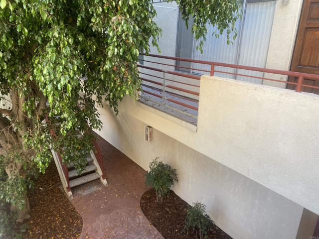 390 E Madison, El Cajon CA: https://media.crmls.org/mediaz/1bc5a26d-273f-4ef9-811c-831a0251c039.jpg