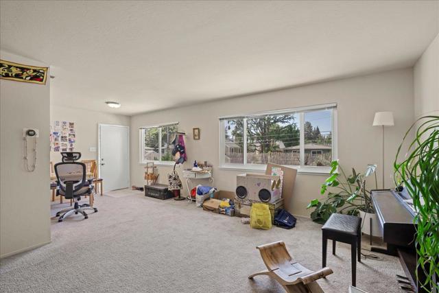 933 Florence Lane, Menlo Park CA: https://media.crmls.org/mediaz/1bc63221-7bb6-4d60-ae04-0b67f2cf6173.jpg