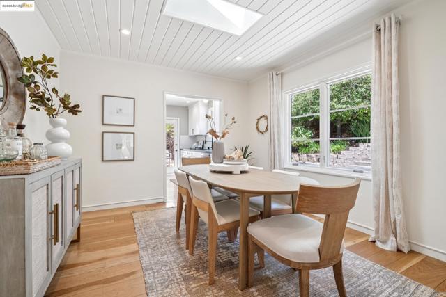 1301 Mountain Blvd, Oakland CA: https://media.crmls.org/mediaz/1bc656da-2eef-43e8-ae0b-89e99f212b3c.jpg