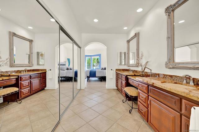 14265 Sandhill Rd, Poway CA: https://media.crmls.org/mediaz/1bc68be2-b55a-4e9d-9901-d4395972c4b3.jpg