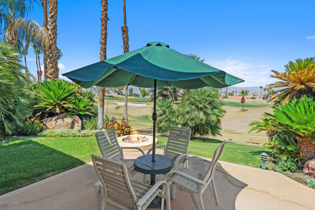 346 Crest Lake Drive, Palm Desert CA: https://media.crmls.org/mediaz/1bc6ab2c-97d6-48a5-98c2-b6fce04372d8.jpg