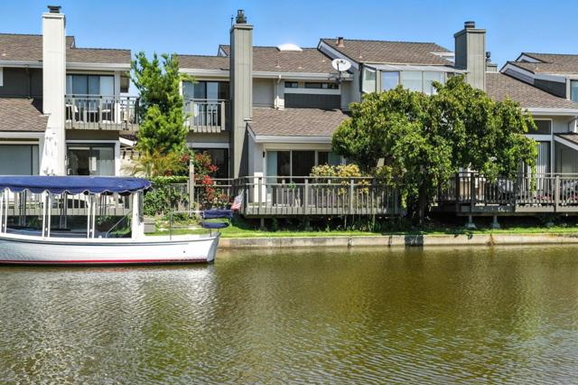 588 Marlin Court, Redwood City CA: https://media.crmls.org/mediaz/1bc6db0d-b088-4e89-b6bb-c018fe1655f0.jpg