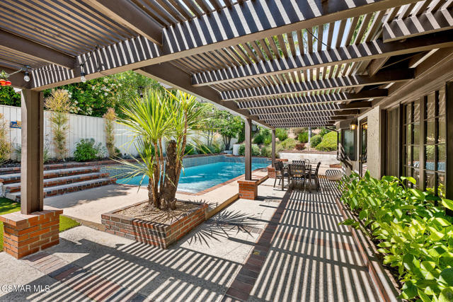 1267 Willsbrook Court, Westlake Village CA: https://media.crmls.org/mediaz/1bc6dbef-123e-48ca-8fa7-d5ee318f28f1.jpg