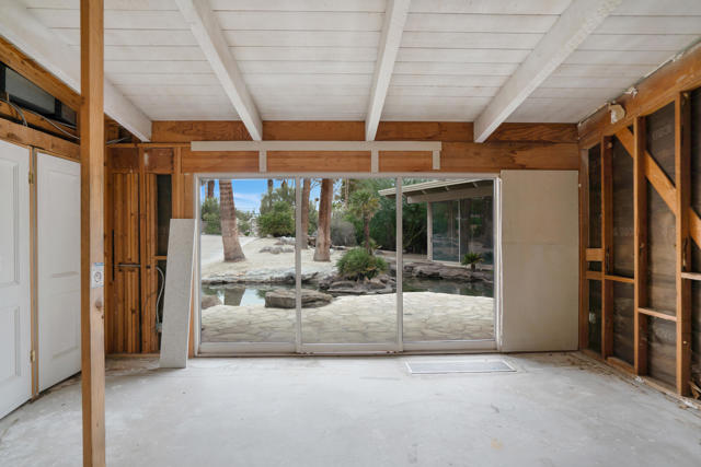 925 W Coronado Avenue, Palm Springs, CA 92262
