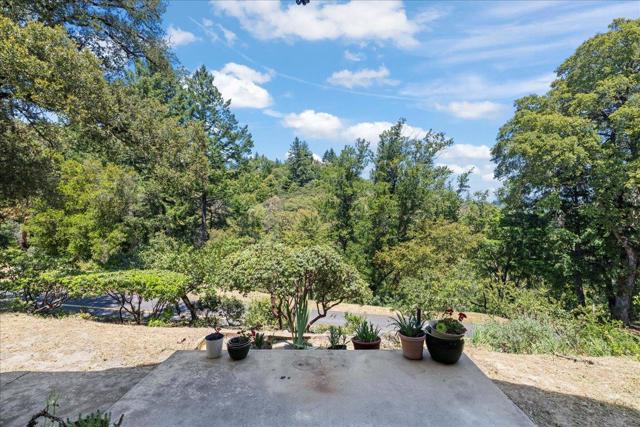 18584 Favre Ridge Road, Los Gatos CA: https://media.crmls.org/mediaz/1bc74ec9-4ad8-46e0-8ae1-8f0728f1f60a.jpg