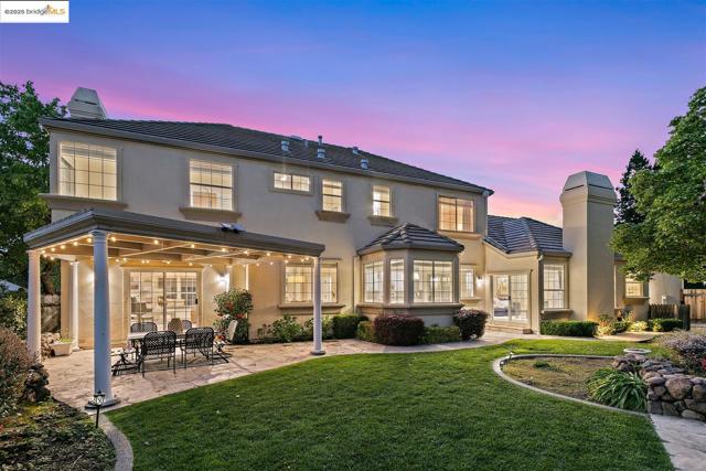 3266 Congressional Cir, Fairfield CA: https://media.crmls.org/mediaz/1bc77b1c-95b1-4b8c-b8c9-f1067f7eb727.jpg