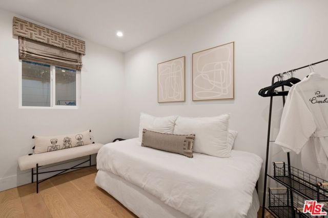 521 N Formosa Avenue, Los Angeles CA: https://media.crmls.org/mediaz/1bc790be-f9b6-4214-a6d3-ca07769fa1ed.jpg