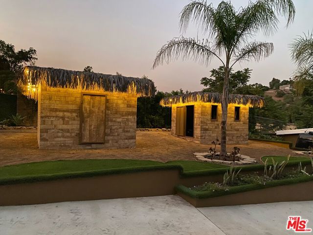 10555 Art Street, Sunland CA: https://media.crmls.org/mediaz/1bc8005b-4c9b-49ca-b0ec-aedc5083d5f2.jpg