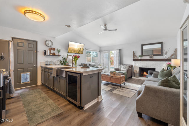93 Flora Vista Avenue, Camarillo CA: https://media.crmls.org/mediaz/1bc84898-ab82-483d-b574-0301793922ce.jpg