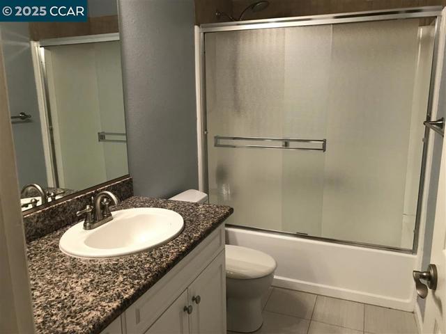 715 Watson Canyon Ct, San Ramon CA: https://media.crmls.org/mediaz/1bc935ae-8781-4117-b39f-eb52795c8f9d.jpg