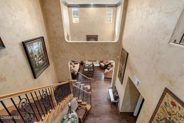 1728 Bluesage Court, Simi Valley CA: https://media.crmls.org/mediaz/1bc972dd-73e2-401a-bcab-fb5776650480.jpg
