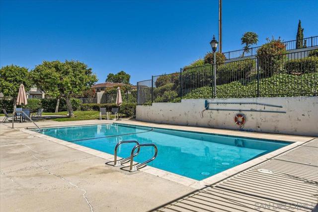8753 Crossway Ct, Santee CA: https://media.crmls.org/mediaz/1bca9e76-ade3-475b-9796-0b5a30c2b42d.jpg