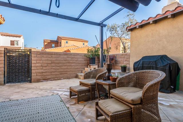 Image 18 of 27 For 653 Calle Vibrante