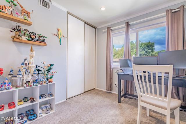 15175 Marquette Street, Moorpark CA: https://media.crmls.org/mediaz/1bcac141-c51c-485b-b4fa-192ddfbd1176.jpg