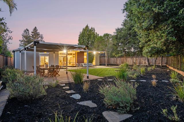 969 Eichler Drive, Mountain View CA: https://media.crmls.org/mediaz/1bcae76c-63fe-4461-b4ee-c8e39102995f.jpg