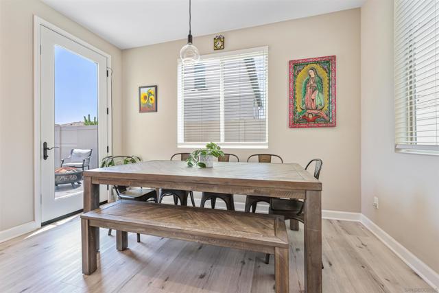 2065 Carol Lee Ln, Escondido CA: https://media.crmls.org/mediaz/1bcb439d-a738-483f-ba57-aca3ac2e90e4.jpg