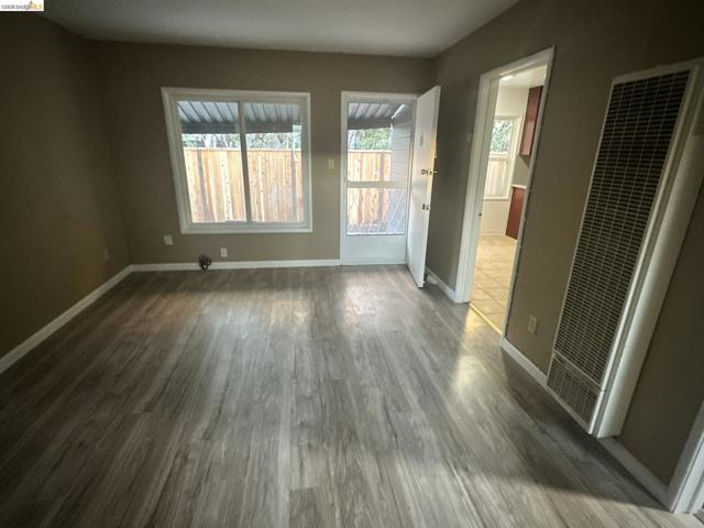 Image 39 of 40 For 1075 47th St