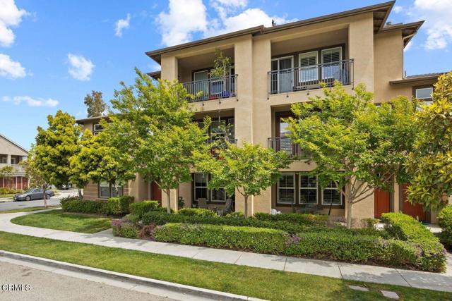 3004 Moonlight Park Avenue, Oxnard CA: https://media.crmls.org/mediaz/1bcc7beb-d519-4813-857f-c77280b931ff.jpg