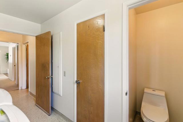 610 De Anza Avenue, San Carlos CA: https://media.crmls.org/mediaz/1bcccbf3-9184-4d2f-a508-8629db3bd698.jpg
