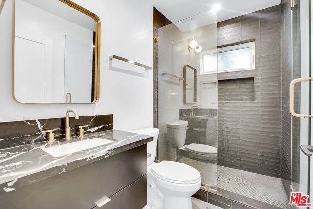 2723 Burkshire Avenue, Los Angeles CA: https://media.crmls.org/mediaz/1bccebb4-2acb-4873-87dc-9d9312c49c38.jpg