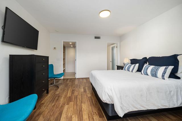 76140 Fairway Drive, Indian Wells CA: https://media.crmls.org/mediaz/1bccf659-1ff1-49eb-927f-4f2b34e584d5.jpg