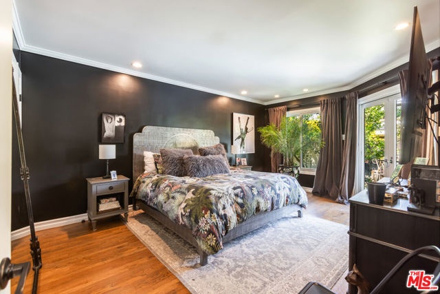 724 N Spaulding Avenue, Los Angeles CA: https://media.crmls.org/mediaz/1bcd0761-a7de-40d7-a2b0-27c71412f587.jpg